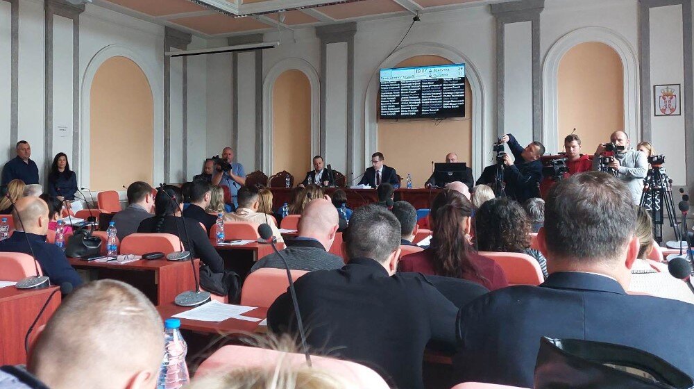 Zaječarcima poskupljuje voda od 1. maja: Održana sednica Skupštine, opozicija glasala protiv svih odluka 1