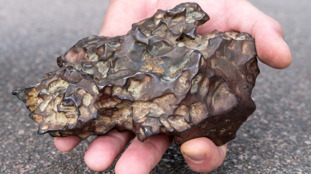 Kamen koji mu je 80 godina držao vrata šupe zapravo je meteorit i vredi 75.000 dolara 1
