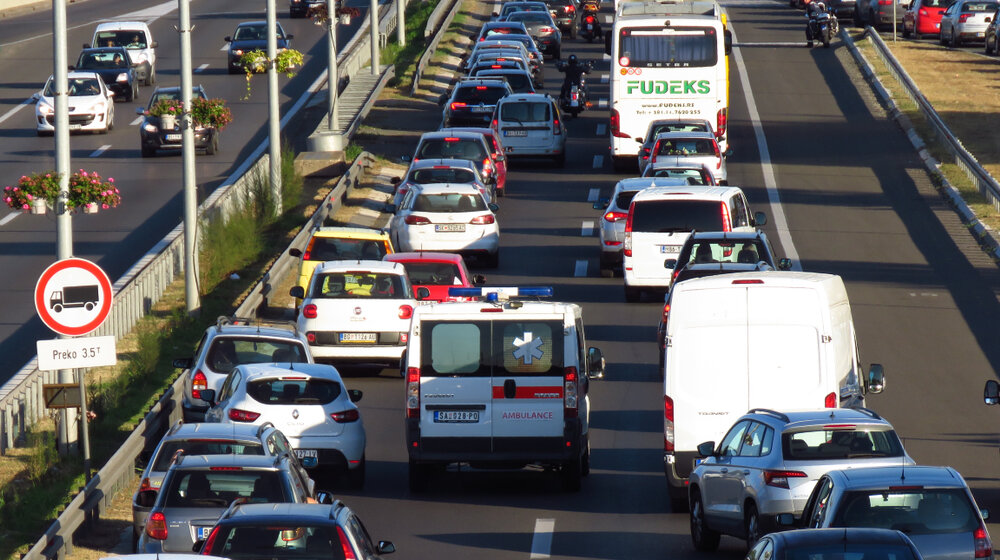 "Tačno da svima presedne praznični odmor": Korisnici društvenih mreža besni zbog gužvi na putevima, putovalo se po nekoliko sati duže 1