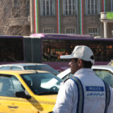 Dve Iranke uhapšene jer nisu pokrile kosu, muškarac ih gađao jogurtom u prodavnici 3