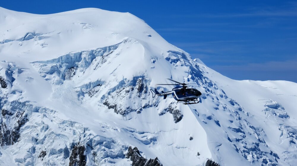 Četiri osobe poginule, a više njih povređeno u lavini na francuskim Alpima 1