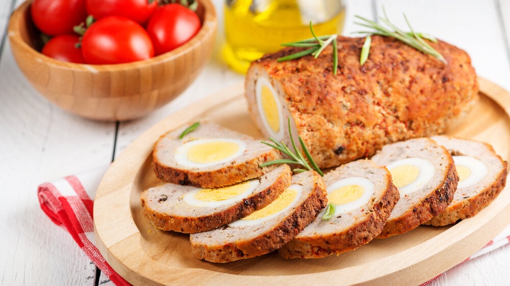 Uskršnji ručak u zadnji čas: Rolat sa mesom, spanaćem i kuvanim jajima 1