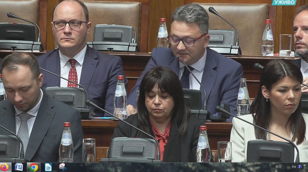 Šta je ministar Jovanović rekao poslanicima o uvođenju 5 G tehnologije? 1