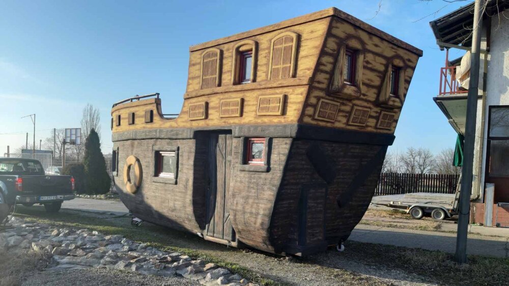 Useljiva "pečurka" od 25 kvadrata i pravi pravcati brod: Kućice iz bajke su budućnost, smatra inovator iz Novog Sada (FOTO) 3