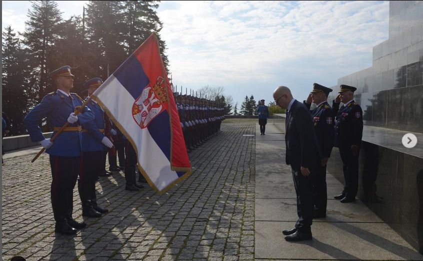 Vučević položio venac na Spomenik Neznanom junaku povodom Dana Vojske Srbije 1