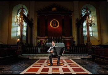 zika slika 2 "Englezi uglavnom znaju o Srbiji ono što vide na BBC": Muzičar Živorad Žika Nikolić o životu u Londonu i popularnosti harmonike na Zapadu (FOTO) 9