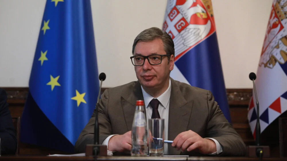 Nacionalni konvent za EU osudio Vučićeve izjave o Naimu Leu Beširiju 1