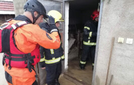 02 MUP evakuisao sedam osoba: Zbog obilnih padavina u Zapadnoj Srbiji proglašeno vanredno stanje 4