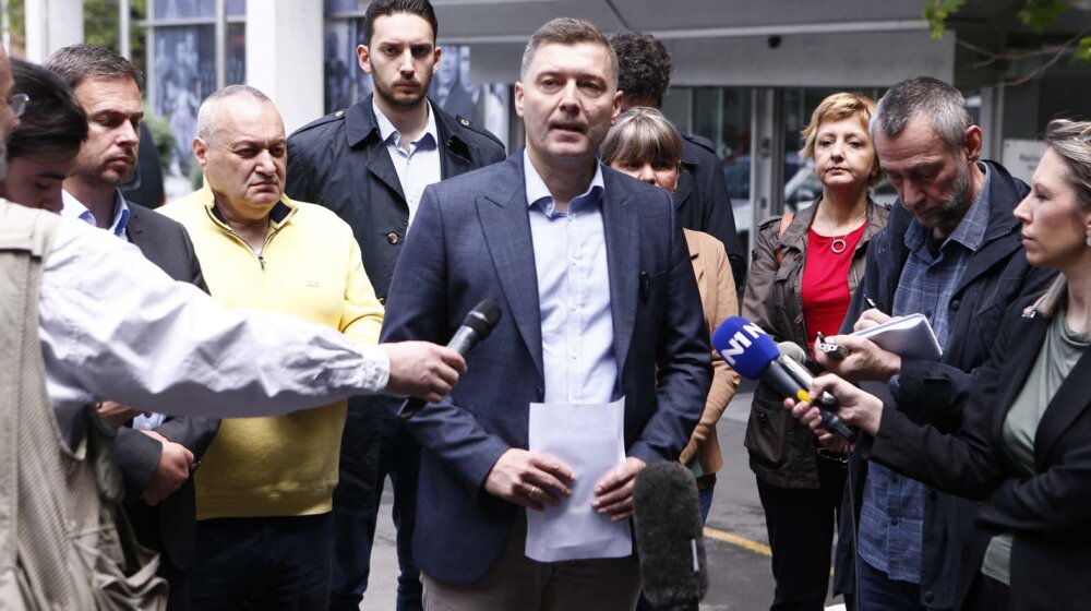 "Vučićeva poluistina": Kakav je rejting opozicije, a kakav SNS - šta kažu istraživači javnog mnjenja? 1