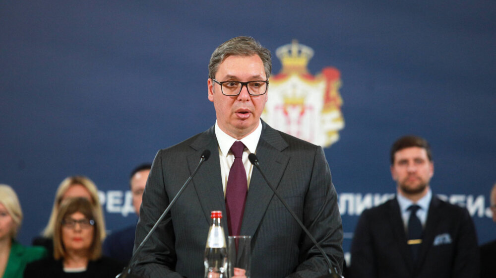 Vučić: Vraćeno 68.000 komada oružja i eksplozivnih sredstva i 2,3 miliona metaka 1