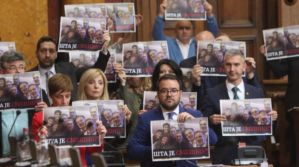 Poslanici DS i Moramo Zajedno napustili sednicu Skupštine 1