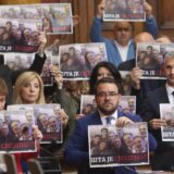 U Skupštini Srbije nastavljena sednica na zahtev opozicije, koja poziva građane na protest "Srbija protiv nasilja" 3
