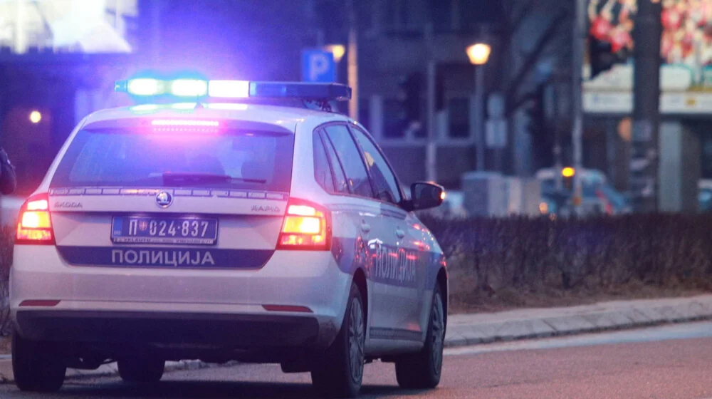 U Beogradu policajac na motoru pomogao ženi da stigne u porodilište 1