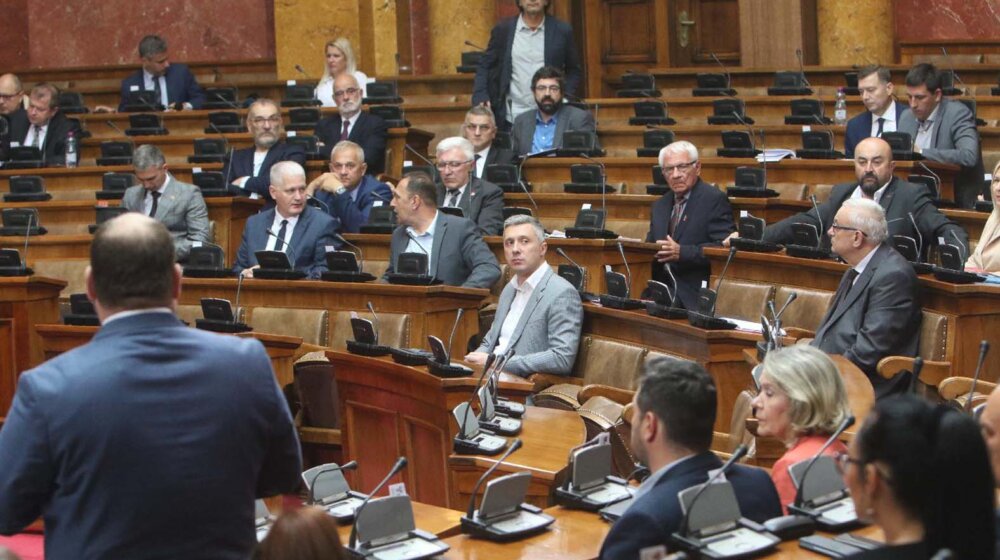 Poslanici nastavili raspravu o REM-u 1