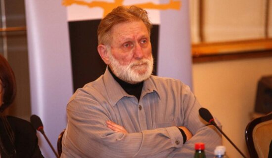 "Tvrdnja da je to borba za Srbiju je amoralna": Profesor Đokica Jovanović o najavi Vučića da će se u UN ponovo založiti za neusvajanje Rezolucije u Srebrenici 6