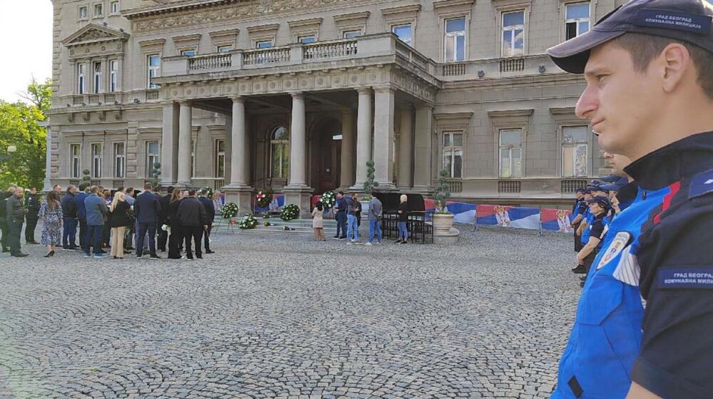 Kakav je plan opozicije za sutrašnju sednicu Skupštine grada i šta za Danas kažu iz Mi – glas iz naroda, hoće li dati SNS većinu? 1