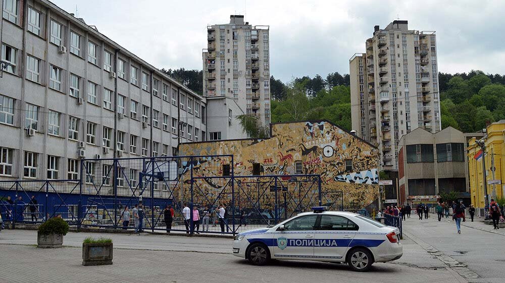 Beogradske škole opet na udaru dojava o bombama: Nastavnici obaveštavaju roditelje da ne dovode decu 1