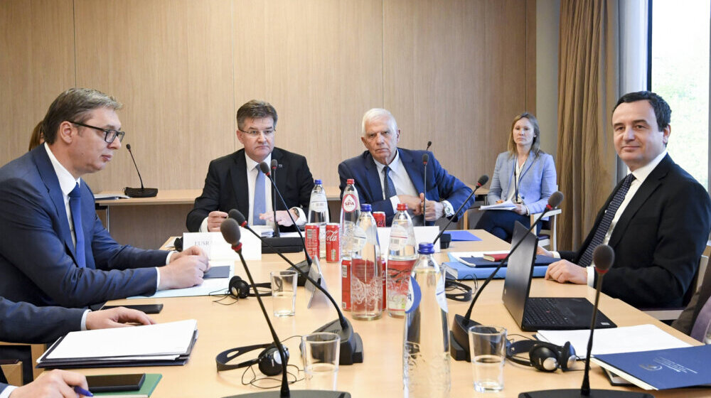 Šta iz EU kažu o odluci Prištine da ne dozvoli prolazak sa srpskim ličnim kartama? 1