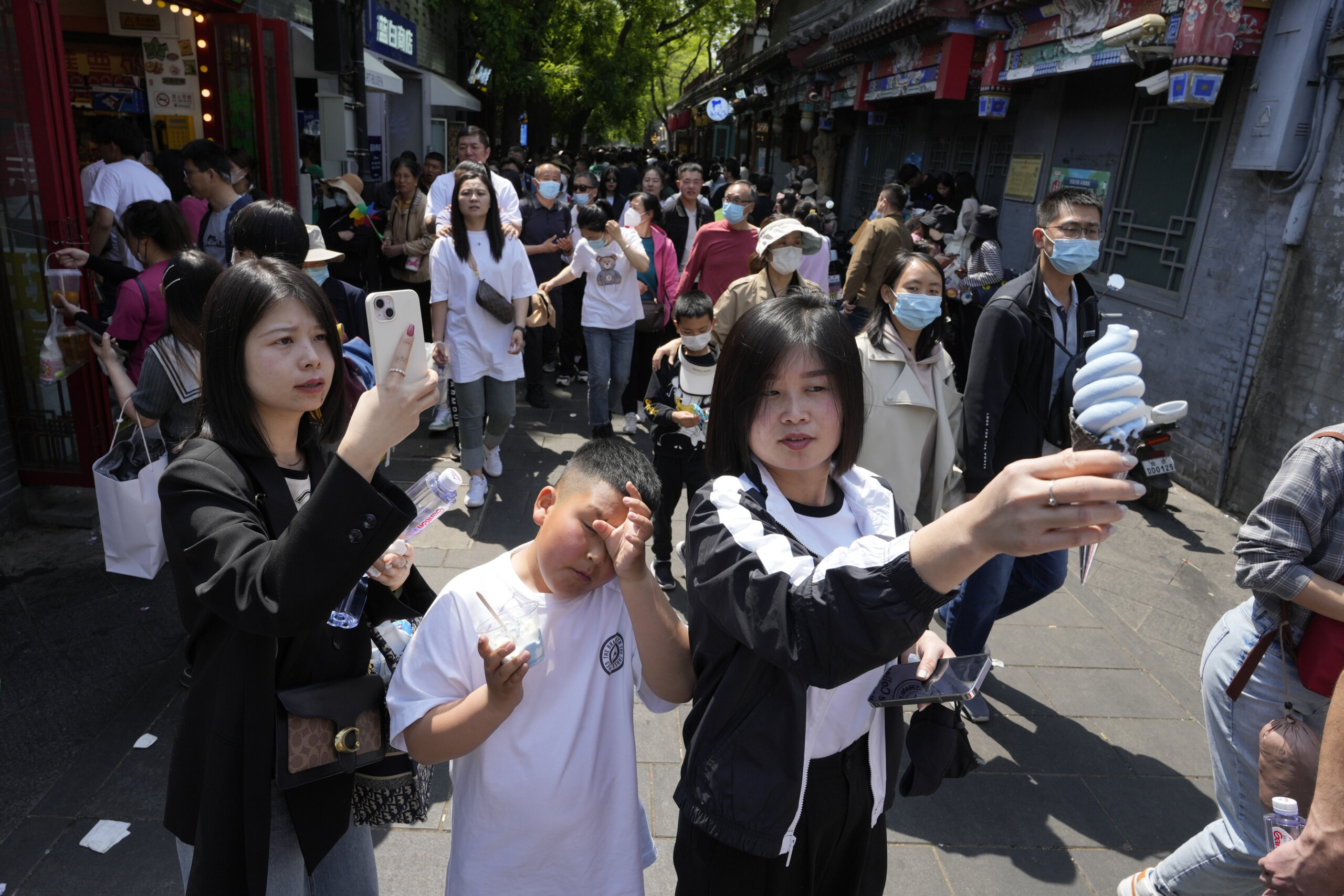 Marševi i demonstracije "moćnih sindikata", sukobi radnika i policije od Nemačke do Turske: Kako je u svetu obeležen Prvi maj (FOTO) 4