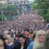 Vlast je tanka i gubi se između dva protesta: Vlada i predsednik idu iz faula u faul, još koliko će ih biti do subote? 5