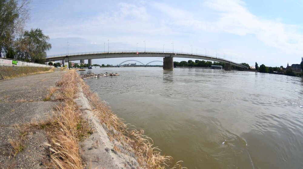 Izlilo se između 25 i 30 hiljada litara goriva u Dunav, zabranjeno kupanje na novosadskom Štrandu 1