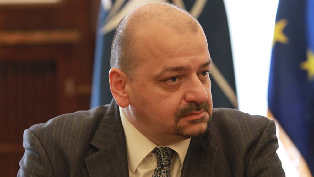 "Kraj Vučićeve politike balansiranja": Tekst Dragana Šormaza o tome kako su predsednika Srbije prozreli i Rusi i zapadnjaci 2 "Kraj Vučićeve politike balansiranja": Tekst Dragana Šormaza o tome kako su predsednika Srbije prozreli i Rusi i zapadnjaci 2