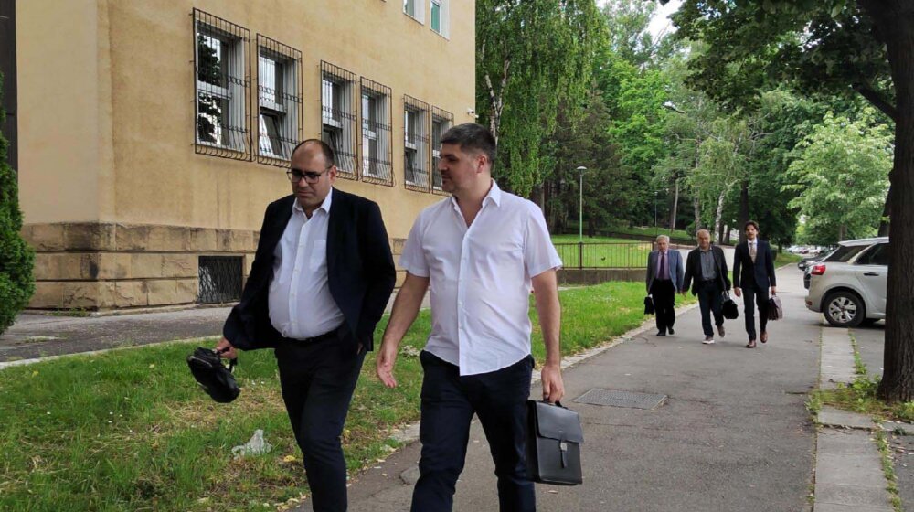 Zašto još nisu saslušani Vladimir Đukanović i Aleksandar Papić zbog navodnog nuđenja 100.000 evra inspektoru Milenkoviću da se zataška Jovanjica? 1