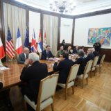 Vučić posle sastanka sa ambasadorima Kvinte: Urazumite Kurtija 13