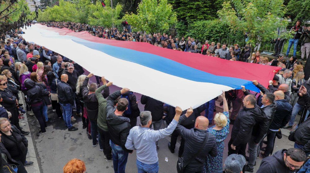 Milosavljević: Čekamo informacije o uhapšenima, razvijena srpska zastava duga 250 metara 1