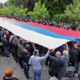 Milosavljević: Čekamo informacije o uhapšenima, razvijena srpska zastava duga 250 metara 15