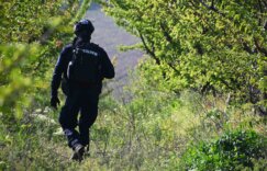 MUP objavio zvaničnu verziju sinoćnjih tragičnih događaja u okolini Mladenovca: Šta je pronađeno u vikendici osumnjičenog? (FOTO) 6