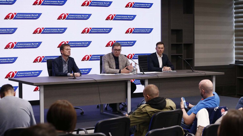 Od 27. maja vođstvo u SNS preuzima tročlano predsedništvo? 1