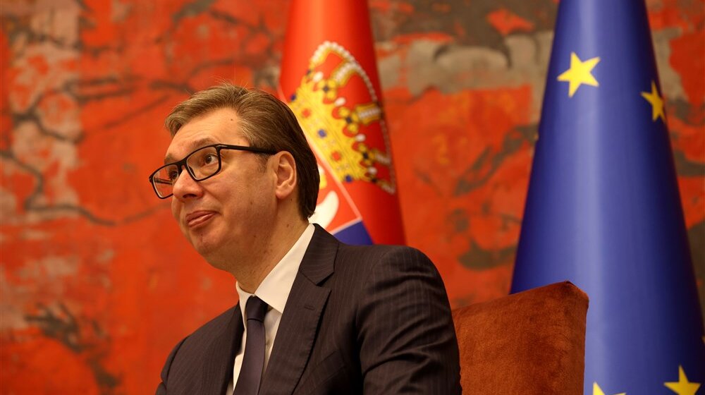 Hoće li Vučić uspeti od troje da napravi devetoro i da ih zadrži na okupu: Hrvatski N1 o mitingu naprednjaka 26. maja 1