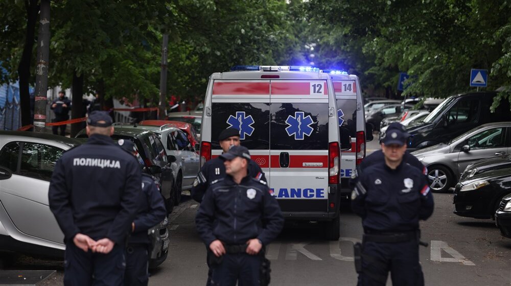 Večeras u Beogradu i Novom Sadu skupovi saučešća s porodicama nastradalih u osnovnoj školi 1