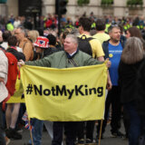 Šef vodećeg republikanskog pokreta u Velikoj Britaniji uhapšen na mirnom protestu 6