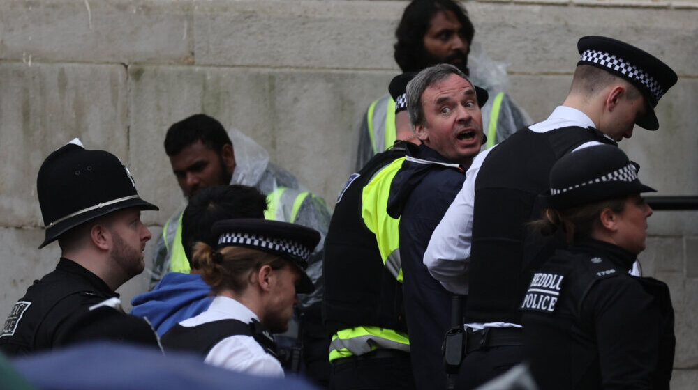 Londonska policija na udaru kritika zbog hapšenja. "Ovo bismo očekivali u Moskvi" 1
