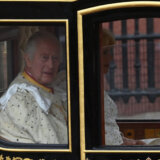 Vilijam i Kejt prate kralja Čarlsa u opatiju 12