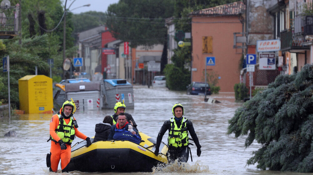 Ogromne poplave u Italiji: Potopljeni gradovi, najmanje osam mrtvih (VIDEO) 1