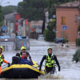 Devet stradalih u poplavama u Italiji, 10.000 ljudi napustilo domove 3