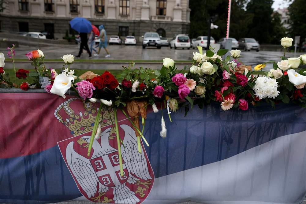 'Prsten' oko RTS-a, kiša, i uključenje u Dnevnik: Slike koje su obeležile protest "Srbija protiv nasilja" (FOTO) 16