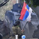 "Vučić preti NATO-u, puno ranjenih Srba i vojnika KFOR-a": Kako hrvatski Index piše o sukobima na Kosovu? 6