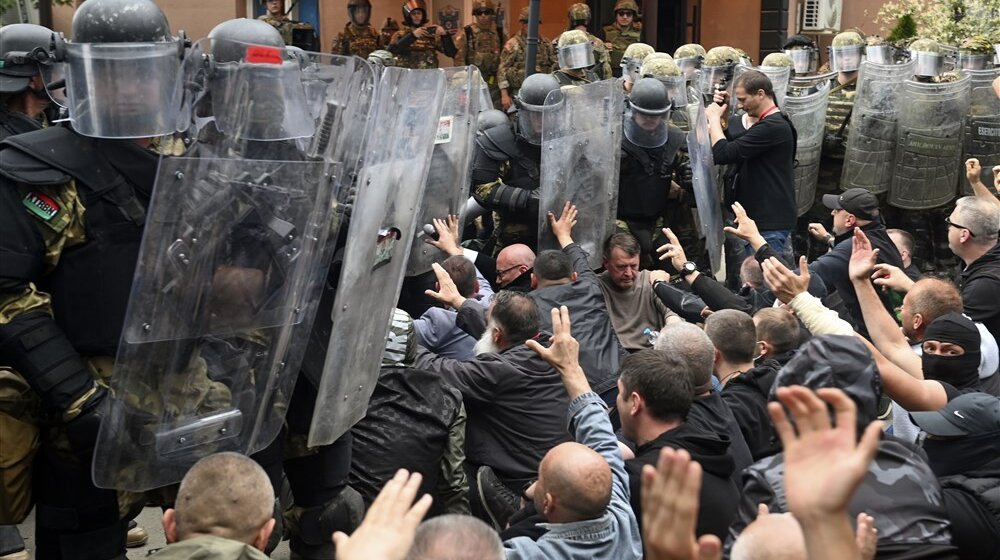 “Nećemo tolerisati dalje napade na KFOR”: CNN izveštava o nasilju na Kosovu 1