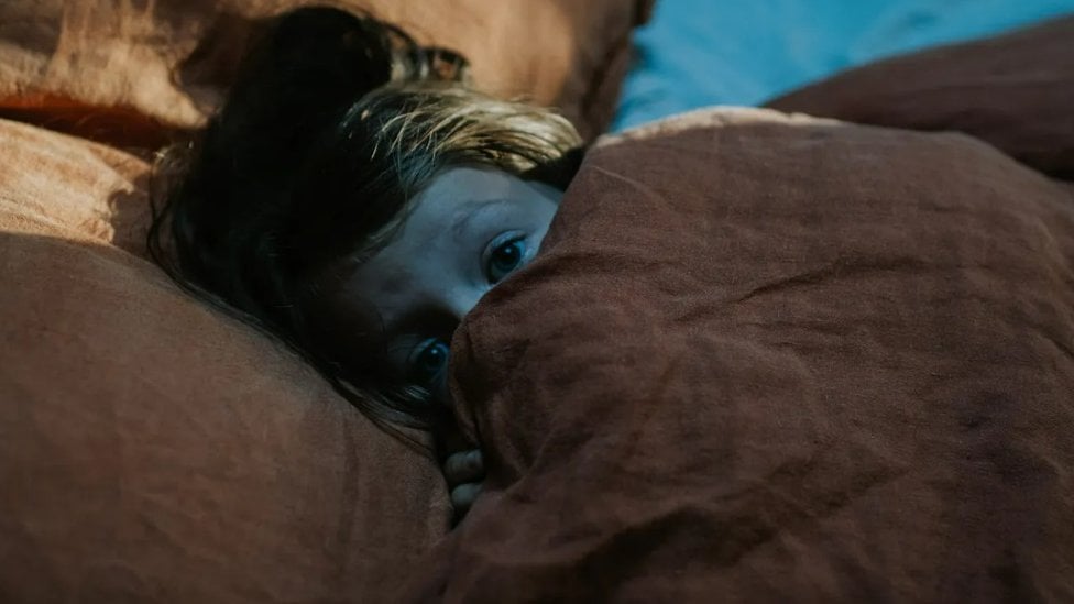 Neki od onih koji pate od paralize sna nekada postaju toliko uznemireni da osećaju veliku zabrinutost pred odlazak na spavanje