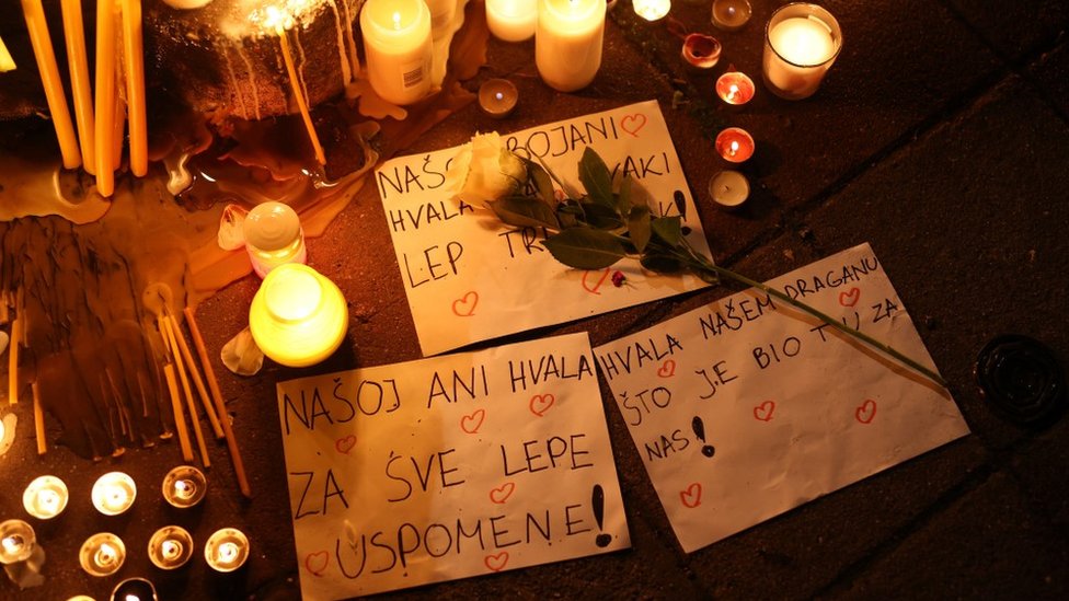 pucnjava u Beogradu, škola, sveće, poruke
