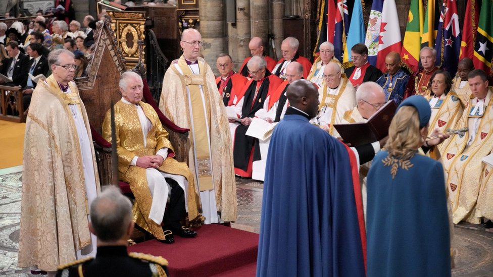Krunisan novi britanski monarh - kralj Čarls Treći 2 krunisanje
