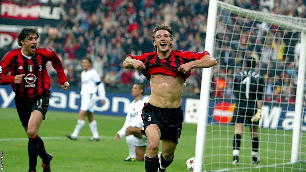 Inter, Milan i Liga šampiona: Fudbalski rat u Milanu i fotografija koja će ostati za večnost 4 AC Milan's Andriy Shevchenko celebrates scoring against Inter Milan in the first leg of the Champions League quarter-final in 2005
