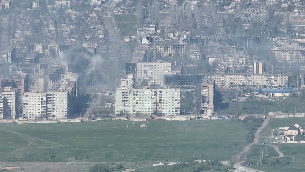 Rusija i Ukrajina: Oprečne tvrdnje Moskve i Kijeva o Bahmutu, Južna Afrika optužena da snabdeva Moskvu oružjem 2 Bahmut