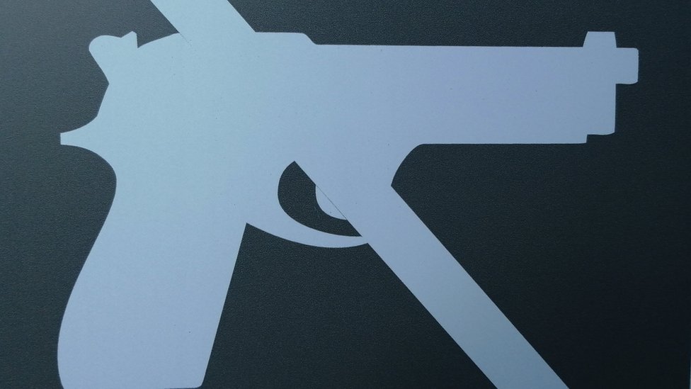 Tragedija u Beogradu i Mladenovcu: Predaja nelegalnog oružja - za četiri dana doneto oko 9.400 komada 1 oružje