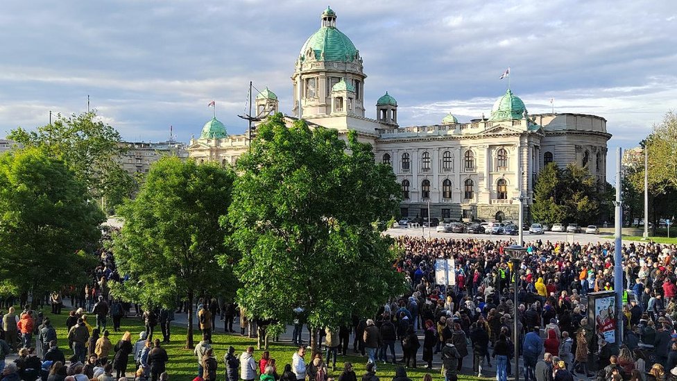 Protesti u Srbiji: U Beogradu nove demonstracije zbog nasilja u zemlji, nepregledne kolone ljudi u šetnji i blokadi mosta Gazela 21 protest