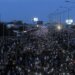 Protesti u Srbiji: U Beogradu nove demonstracije zbog nasilja u zemlji, nepregledne kolone ljudi u šetnji i blokadi mosta Gazela 8